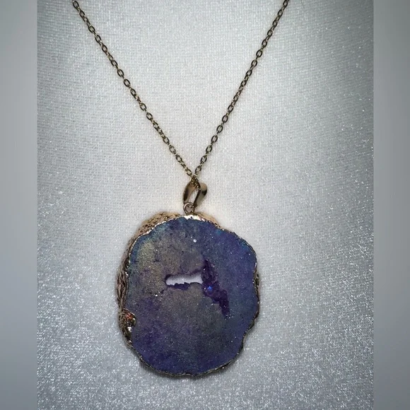 Gold plated Raw Rainbow/ Purple Amethyst Crystal Quartz Druzy Pendant Necklace - Picture 7 of 9